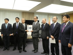松本総務大臣への花角知事大雪に関する緊急要望立会